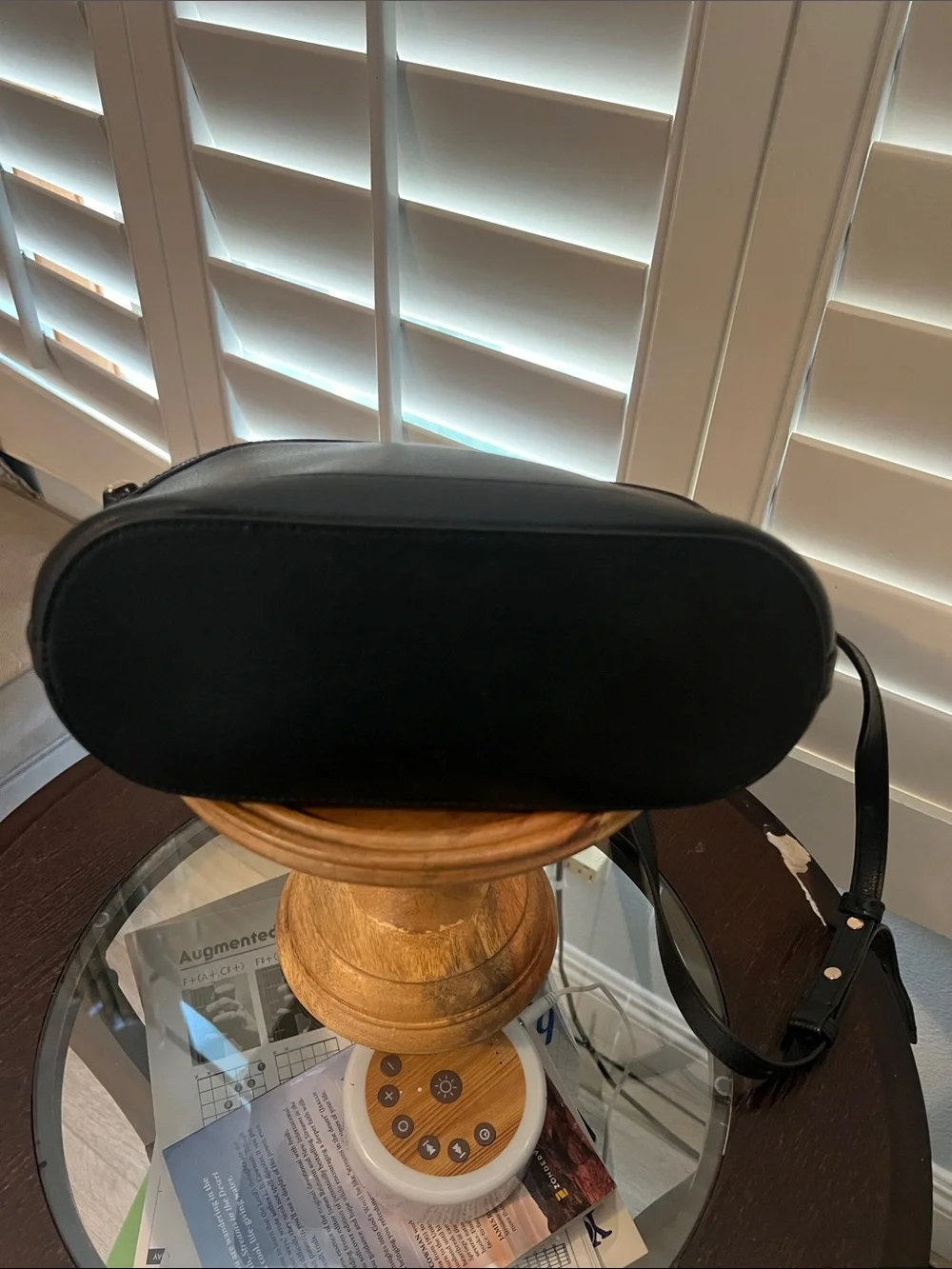 ♠️ Kate Spade, Black Pebbled Leather Dome Crossbody, EUC - Picture 4 of 10